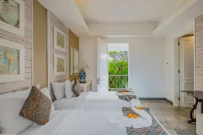 The Kanjeng Suites Petitenget - Chambre
