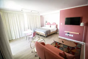 CURIOCITY Green Point - Room