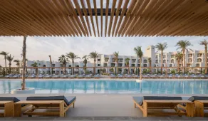 Serry Beach Resort - Piscina