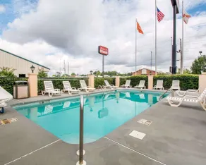 Econo Lodge Troy - Piscine