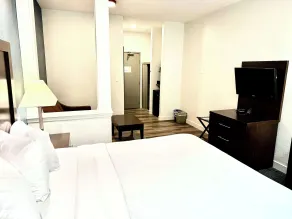 Baymont by Wyndham Richmond I-70 - Room