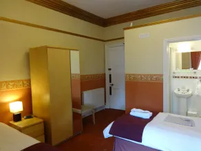 Dumfries Villa - Room