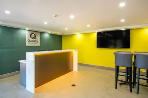Quality Inn - Hall