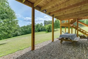 4 Mi to Blue Ridge Parkway: Floyd Studio w/ Yard - Interiör