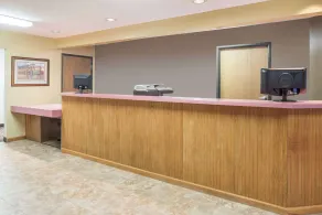 Super 8 by Wyndham Jerseyville - Lobby