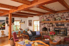 Swiss Woods Bed & Breakfast Inn - Lobby sitting area
