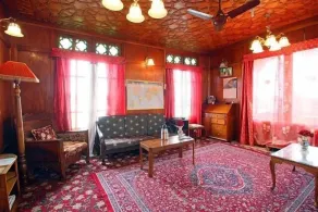 Houseboat Lily of Nageen - Lobby sitting area