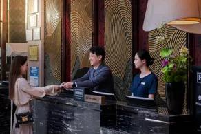 Hilton Wuhan Riverside - Reception