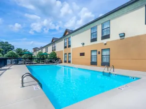 Clarion Pointe New Bern - Piscine