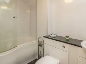 Kirk Cottage - Bathroom