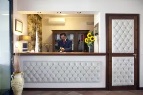 Queen Hotel - Reception