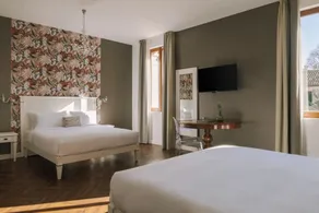 Sonder Salute Palace - Chambre