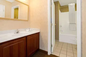 Hawthorn Extended Stay by Wyndham Cincinnati/Sharonville - Salle de bain