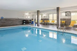 Fairfield by Marriott Inn & Suites Grand Rapids Airport - Piscine