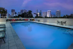 Tru by Hilton Miami West Brickell - Pool