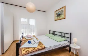 1 Bedroom Stunning Apartment In Krk - Room