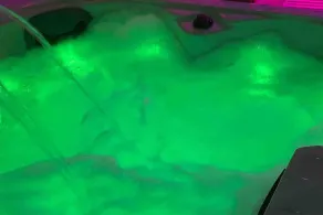 Get Away Home With Hot Tub Sleeps 7 - Spa