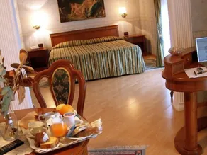 Unico Serrone Palace - Rum