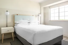 Hampton by Hilton Grand Cayman Seven Mile Beach - Room
