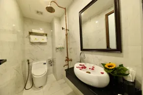 Kingdom Hanoi Hotel - Casa de banho