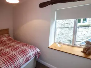 1A Market Square - Room