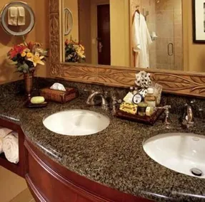 Palms Hotel - Bathroom