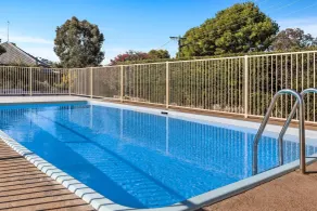 Econo Lodge Alabaster Motel Cowra - Piscina