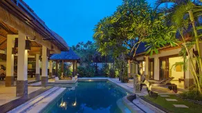 The Maya Seminyak Villas - Værelse