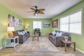 Walk to Gulf: Surfside Beach Home w/ Deck - Interiør