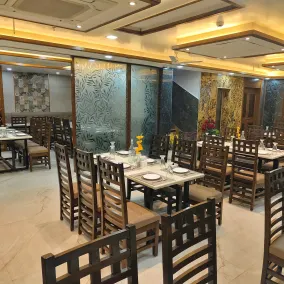 Rich Grand Hotel Near To Tajmahal - Restaurant