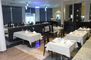 Golden Tulip Ibadan - Guest Room - Restaurante