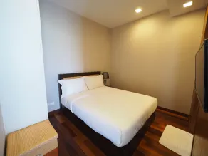 Q Conzept Condominium - Room