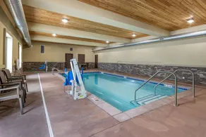 Comfort Inn & Suites Cedar Rapids CID Eastern Iowa Airport - Piscine