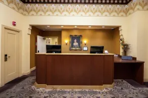 The Baroness Hotel - Lobby