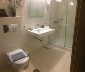 Hotel Avra - Bad