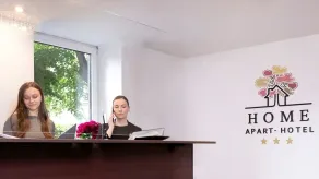 HOME Studios & Apartments Old town 10 min walk 24-hours Front desk Vilnius - Reception