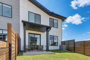 5 Mi to Walmart Amp: Modern Townhome w/ Yard! - Interiör