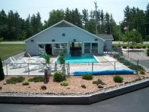 Sunrise Beach Motel - Pool