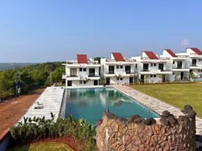 Baywatch Resort Bhogave Beach - Piscina