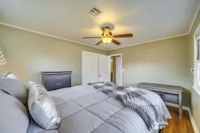 Tulsa Home w/ Yard: 5 Mi to Downtown! - Interior
