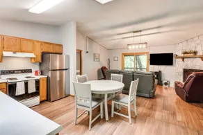 Cozy Franklin Retreat w/ Deck - 5 Mi to Downtown! - Innenbereich