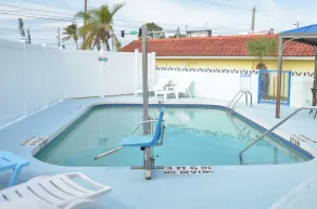Sun Life Beach Hotel - Pool