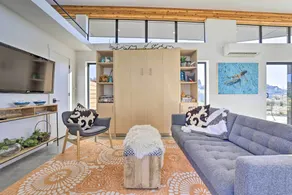 Luxe, Modern Studio w/ Sweeping City Views! - Interiør