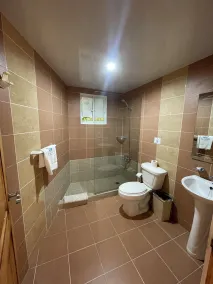 Karimar Beach Condo Hotel - Bathroom