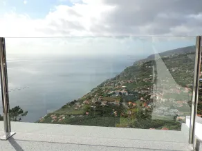 Maison Blanche med panoramaudsigt over havet, bjergene og landsbyen - Udsigt fra værelset