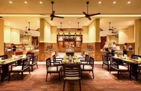 Sanya Seacube Holiday Hotel - Restaurant