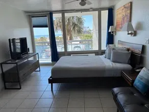 Georgian Inn Beach Club - Zimmer