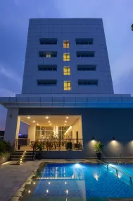 Hotel Santika Pasir Koja Bandung - Pool