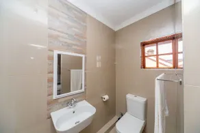 The Musafer Travel Lodge - Bathroom