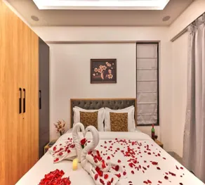 Drizzle Resort with Swimming pool Near Maapro Garden - Room